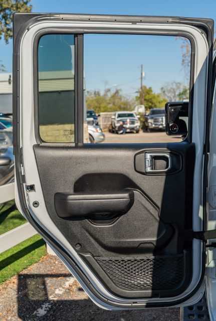 2020 Jeep Gladiator Rubicon 4X4 / LOADED W/ UPGRADES / CLEAN CARFAX | Austin, TX | Rocky Mountain Truck Stop Austin 2020 Jeep Gladiator Rubicon 4X4 / LOADED W/ UPGRADES / CLEAN CARFAX | Austin, TX | Rocky Mountain Truck Stop Austin