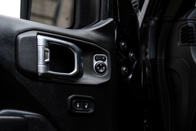 2020 Jeep Gladiator Rubicon 4X4 LIFTED,LED'S, DUPONT KEVLAR, FUEL, 62K | Carrollton, TX | Texas Vehicle Exchange 2020 Jeep Gladiator Rubicon 4X4 LIFTED,LED'S, DUPONT KEVLAR, FUEL, 62K | Carrollton, TX | Texas Vehicle Exchange