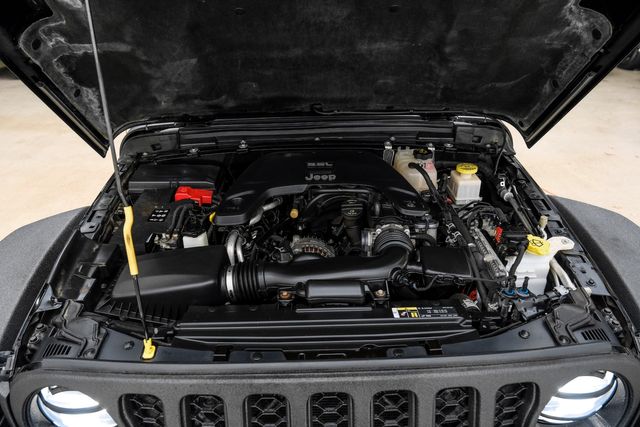 2020 Jeep Gladiator Rubicon 4X4 LIFTED,LED'S, DUPONT KEVLAR, FUEL, 62K | Carrollton, TX | Texas Vehicle Exchange 2020 Jeep Gladiator Rubicon 4X4 LIFTED,LED'S, DUPONT KEVLAR, FUEL, 62K | Carrollton, TX | Texas Vehicle Exchange