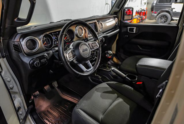 2020 Jeep Gladiator Overland GOBI EXTERIOR 3.6L V6 6-Speed 4WD | Dallas, TX | East Dallas Diesel 2020 Jeep Gladiator Overland GOBI EXTERIOR 3.6L V6 6-Speed 4WD | Dallas, TX | East Dallas Diesel