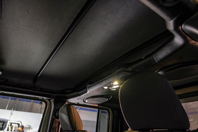 2020 Jeep Gladiator Overland GOBI EXTERIOR 3.6L V6 6-Speed 4WD | Dallas, TX | East Dallas Diesel 2020 Jeep Gladiator Overland GOBI EXTERIOR 3.6L V6 6-Speed 4WD | Dallas, TX | East Dallas Diesel