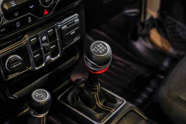 2020 Jeep Gladiator Overland GOBI EXTERIOR 3.6L V6 6-Speed 4WD | Dallas, TX | East Dallas Diesel 2020 Jeep Gladiator Overland GOBI EXTERIOR 3.6L V6 6-Speed 4WD | Dallas, TX | East Dallas Diesel