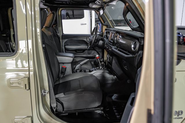 2020 Jeep Gladiator Overland GOBI EXTERIOR 3.6L V6 6-Speed 4WD | Dallas, TX | East Dallas Diesel 2020 Jeep Gladiator Overland GOBI EXTERIOR 3.6L V6 6-Speed 4WD | Dallas, TX | East Dallas Diesel