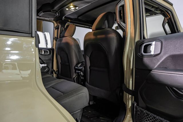 2020 Jeep Gladiator Overland GOBI EXTERIOR 3.6L V6 6-Speed 4WD | Dallas, TX | East Dallas Diesel 2020 Jeep Gladiator Overland GOBI EXTERIOR 3.6L V6 6-Speed 4WD | Dallas, TX | East Dallas Diesel