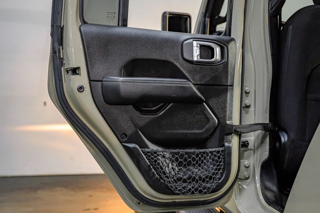 2020 Jeep Gladiator Overland GOBI EXTERIOR 3.6L V6 6-Speed 4WD | Dallas, TX | East Dallas Diesel 2020 Jeep Gladiator Overland GOBI EXTERIOR 3.6L V6 6-Speed 4WD | Dallas, TX | East Dallas Diesel