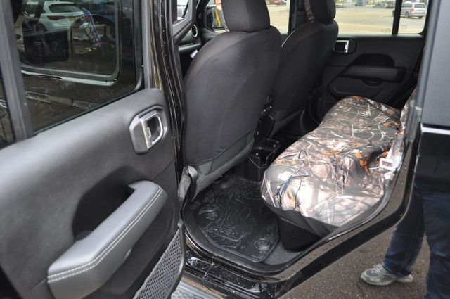 2020 Jeep Gladiator Overland Pickup 4D 5 ft | Louisville, MS | CARite Louisville MS 2020 Jeep Gladiator Overland Pickup 4D 5 ft | Louisville, MS | CARite Louisville MS