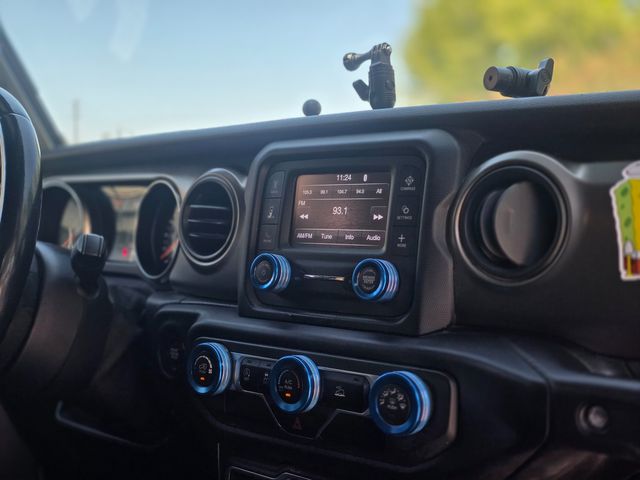 2020 Jeep Gladiator Sport | Reseda, CA | Angeles Auto Alliance
