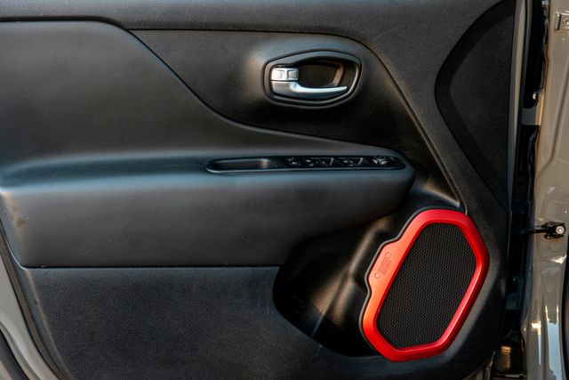 2020 Jeep Renegade Trailhawk | Van Nuys, CA | Stellar Auto INC. 2020 Jeep Renegade Trailhawk | Van Nuys, CA | Stellar Auto INC.