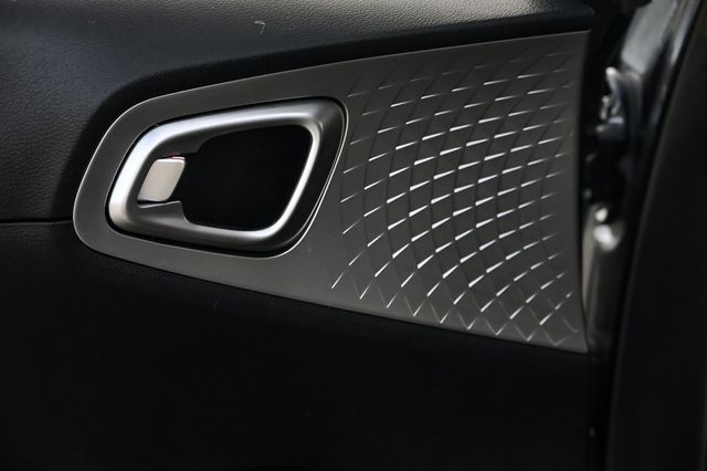 2020 Kia Soul LX 7" Touchscreen Apple Car/Android Backup Cam BT 2020 Kia Soul LX 7" Touchscreen Apple Car/Android Backup Cam BT