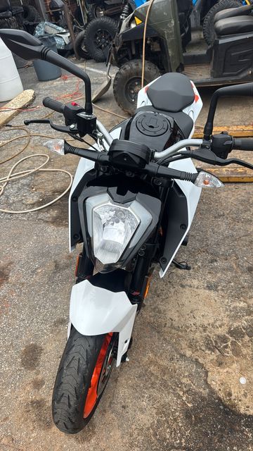 2020 KTM 200