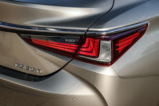 2020 Lexus ES 350 Premium Pk Wireless Charger Moonroof Blindspot Nav