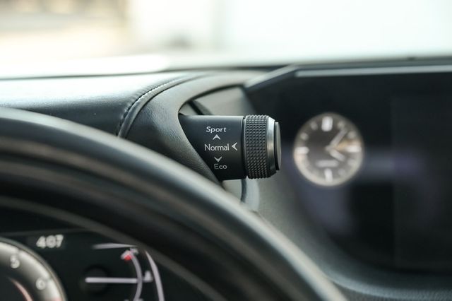 2020 Lexus ES 350 Premium Pk Wireless Charger Moonroof Blindspot Nav