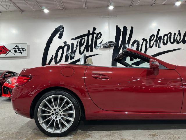 2020 Mercedes-Benz SLC 300 Roadster AMG Premium, Wood, Harmon Ambient 43k | Dallas, Texas | Corvette Warehouse 2020 Mercedes-Benz SLC 300 Roadster AMG Premium, Wood, Harmon Ambient 43k | Dallas, Texas | Corvette Warehouse