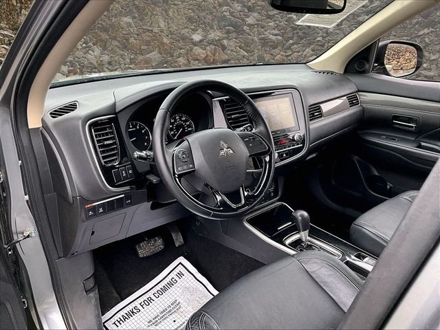 2020 Mitsubishi Outlander SE