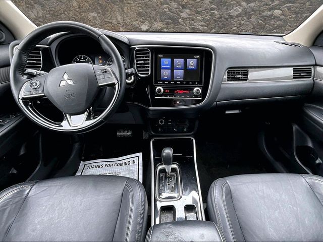 2020 Mitsubishi Outlander SE