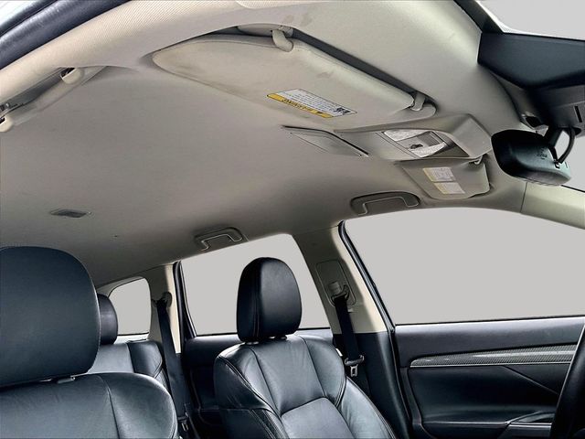 2020 Mitsubishi Outlander SE