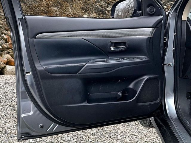 2020 Mitsubishi Outlander SE