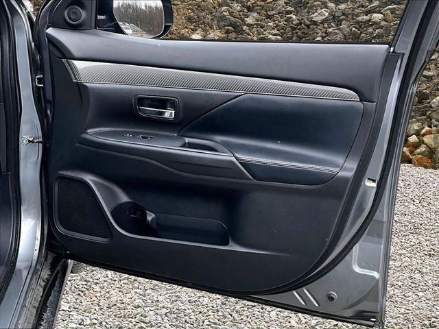 2020 Mitsubishi Outlander SE