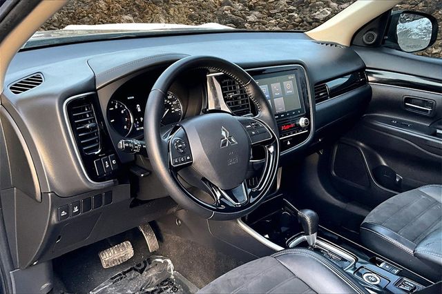 2020 Mitsubishi Outlander ES