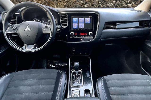 2020 Mitsubishi Outlander ES