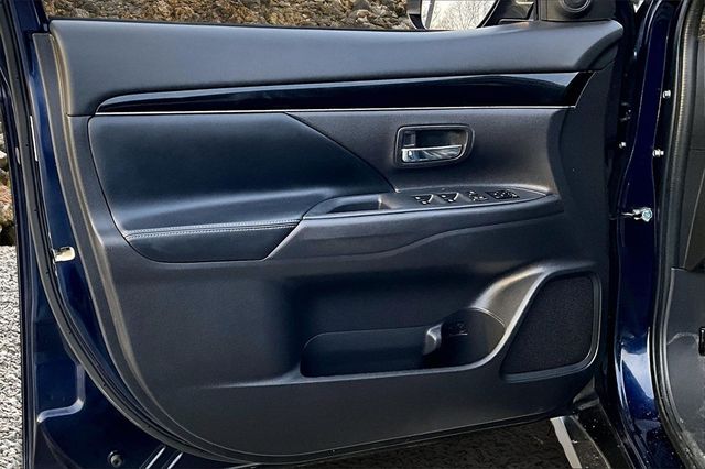 2020 Mitsubishi Outlander ES