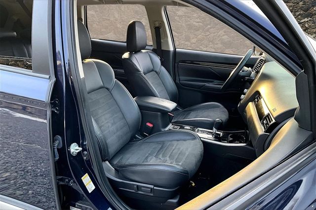 2020 Mitsubishi Outlander ES