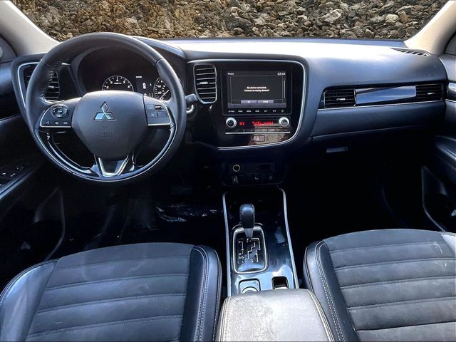 2020 Mitsubishi Outlander ES