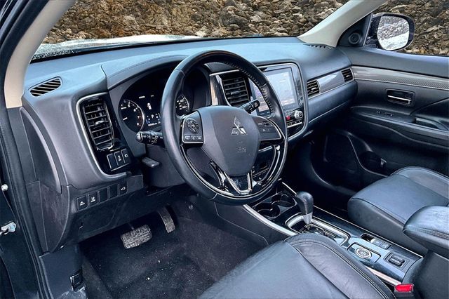 2020 Mitsubishi Outlander ES