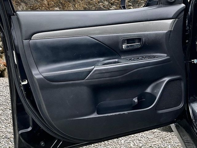 2020 Mitsubishi Outlander ES