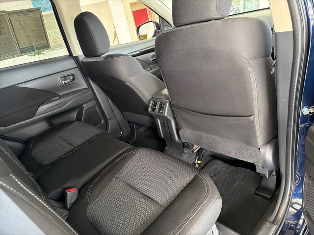 2020 Mitsubishi Outlander ES | Rome, GA | Knight's Car Store 2020 Mitsubishi Outlander ES | Rome, GA | Knight's Car Store