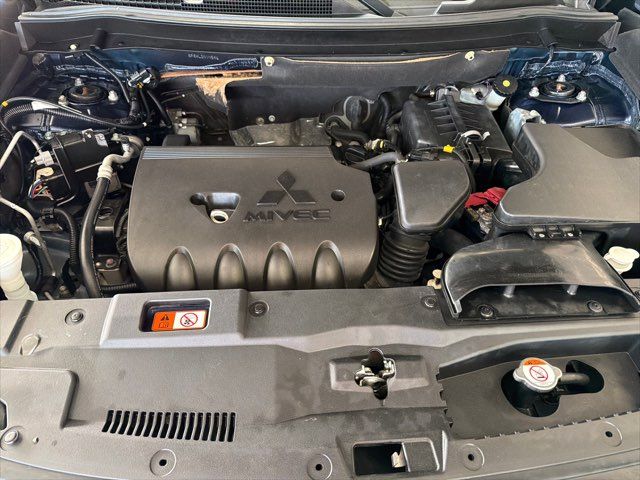 2020 Mitsubishi Outlander ES | Rome, GA | Knight's Car Store 2020 Mitsubishi Outlander ES | Rome, GA | Knight's Car Store