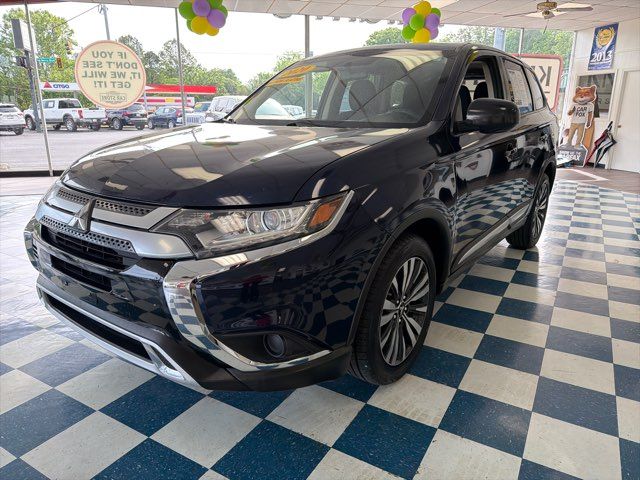 2020 Mitsubishi Outlander ES | Rome, GA | Knight's Car Store 2020 Mitsubishi Outlander ES | Rome, GA | Knight's Car Store