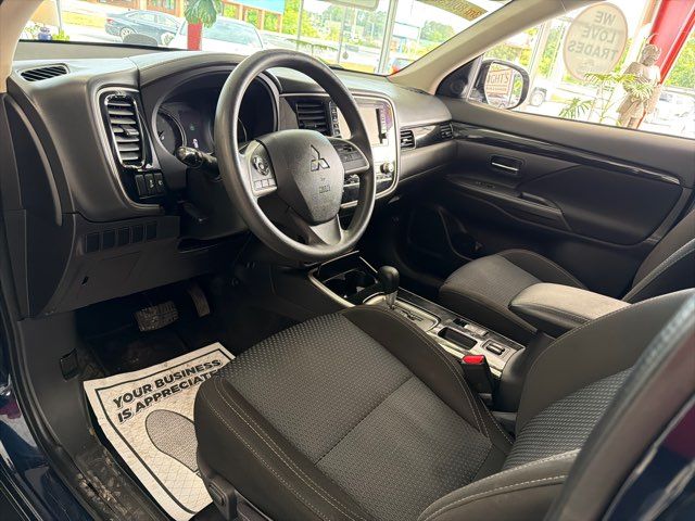 2020 Mitsubishi Outlander ES | Rome, GA | Knight's Car Store 2020 Mitsubishi Outlander ES | Rome, GA | Knight's Car Store