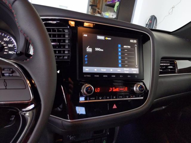 2020 Mitsubishi Outlander LE