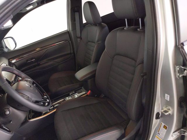 2020 Mitsubishi Outlander LE