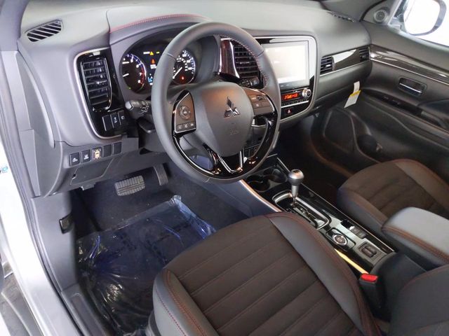 2020 Mitsubishi Outlander LE