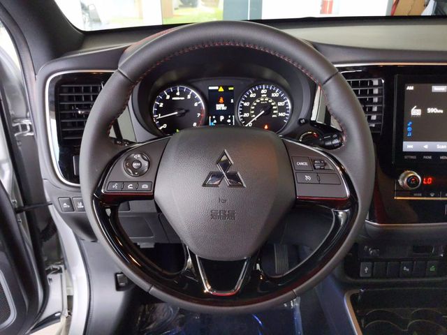 2020 Mitsubishi Outlander LE