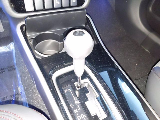 2020 Mitsubishi Outlander LE