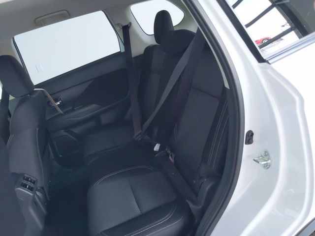 2020 Mitsubishi Outlander ES