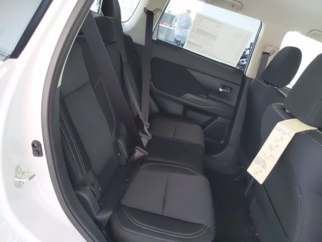 2020 Mitsubishi Outlander ES