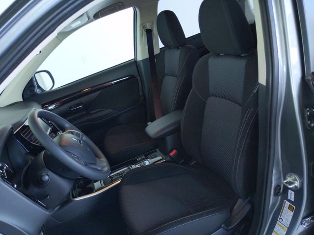 2020 Mitsubishi Outlander ES