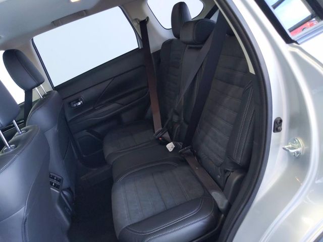 2020 Mitsubishi Outlander SE