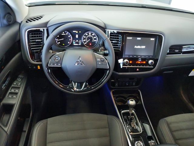 2020 Mitsubishi Outlander SE