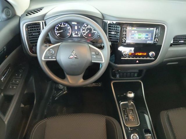 2020 Mitsubishi Outlander ES