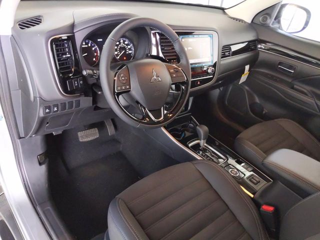 2020 Mitsubishi Outlander SE