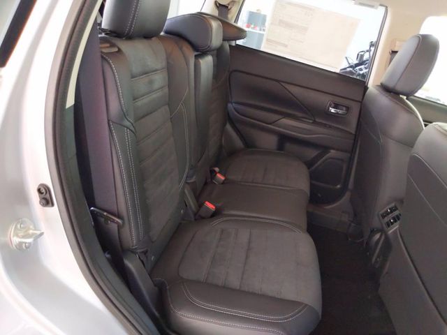 2020 Mitsubishi Outlander SE