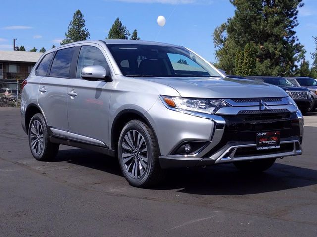 2020 Mitsubishi Outlander SE