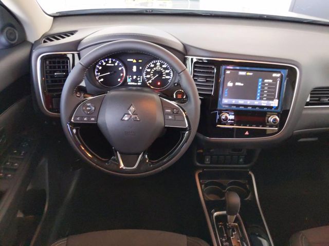 2020 Mitsubishi Outlander SE