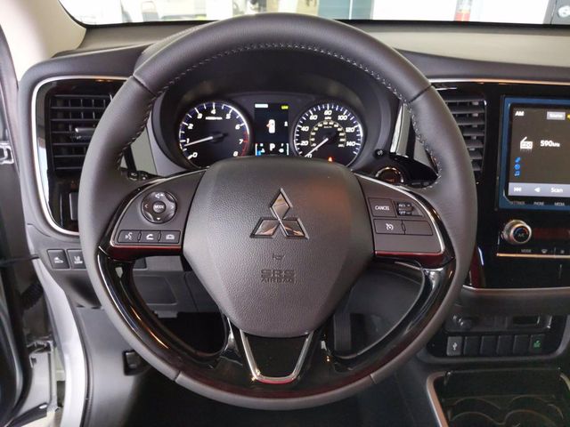 2020 Mitsubishi Outlander SE