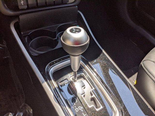 2020 Mitsubishi Outlander SE